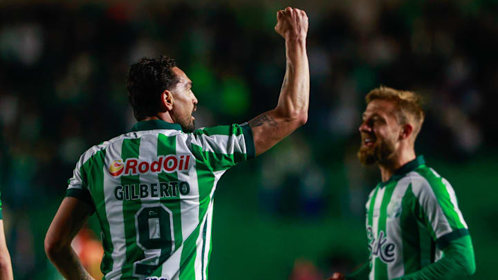 Gilberto marcou os dois gols do Juventude Gilberto marcou os dois gols do Juventude