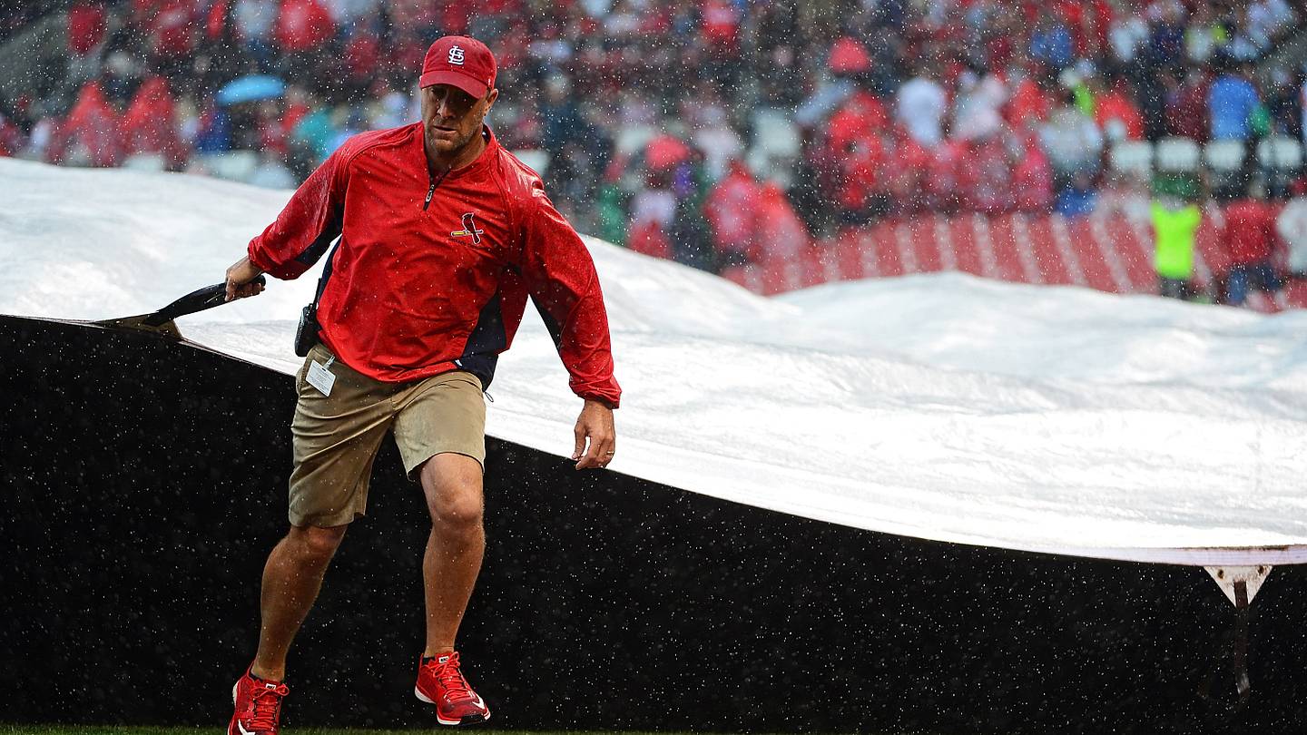 LOOK: Busch Stadium becomes lake with waterfalls during Cubs-Cardinals rain delay - Vimarsana News