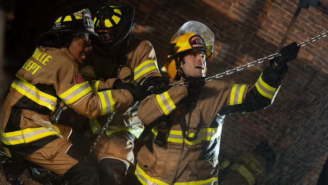 Hailey Kilgore and Hunter McVey in 911: Nashville season 1 