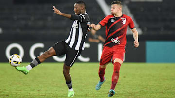 Botafogo e Athletico-PR se enfrentam neste final de semana