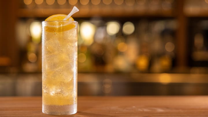 Lemon Wedge Dewar's cocktail