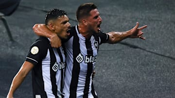 O Botafogo venceu e assumiu a liderança provisória do Campeonato Carioca