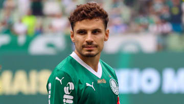 Raphael Veiga pode reforçar o time do Palmeiras neste fim de semana