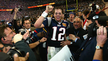 Los New England Patriots, con Tom Brady a la cabeza, ganaron el Super Bowl en 2004 por segunda vez consecutiva 