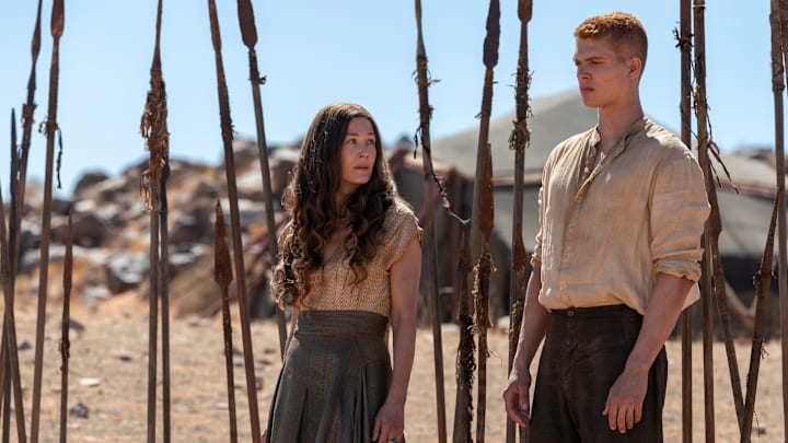 Rosamund Pike (Moiraine Damodred), Josha Stradowski (Rand al’Thor) in The Wheel of Time season 3. Image: Prime Video.