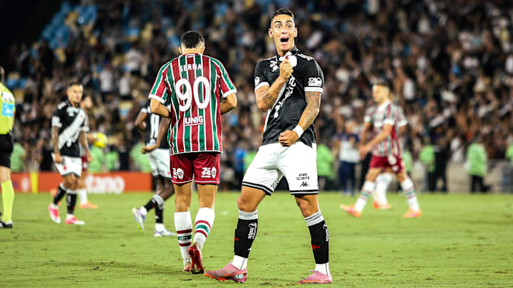 Vasco vence primeiro clássico e abre vantagem na semi da Copa do Brasil Vasco vence primeiro clássico e abre vantagem na semi da Copa do Brasil