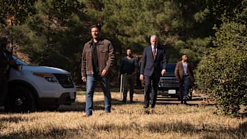 Mark Meachum (Jensen Ackles), Luke Finau (Uli Latukefu), Nathan Blythe (Eric Dane), and Keyonte Bell (Elliot Knight) in COUNTDOWN Photo: ELIZABETH MORRIS © AMAZON CONTENT SERVICES LLC