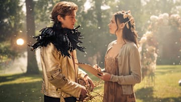 Damian Hardung (James Beaufort), Harriet Herbig-Matten (Ruby Bell) in Maxton Hall season 2