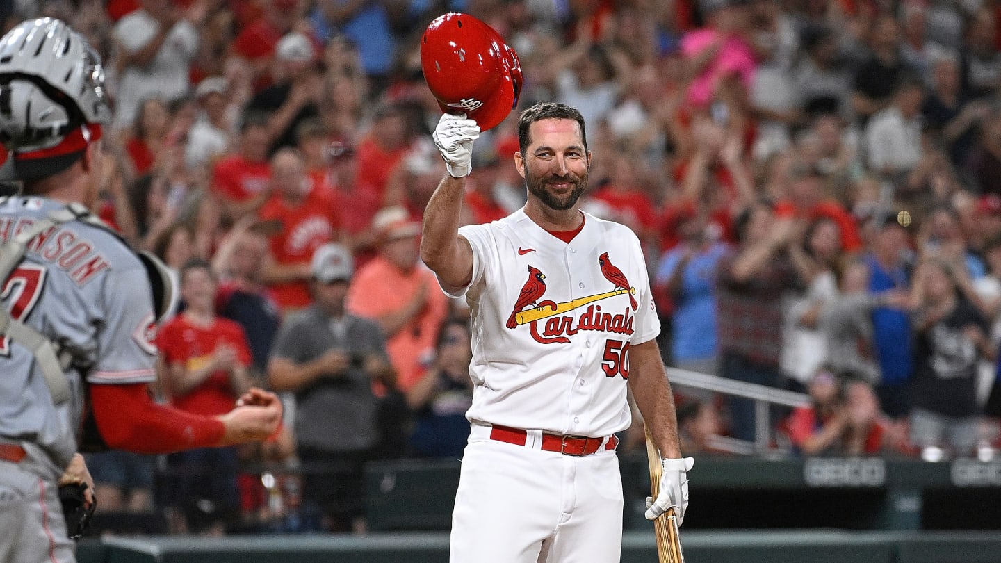 Wainwright gives Cardinals plenty of reasons to smile