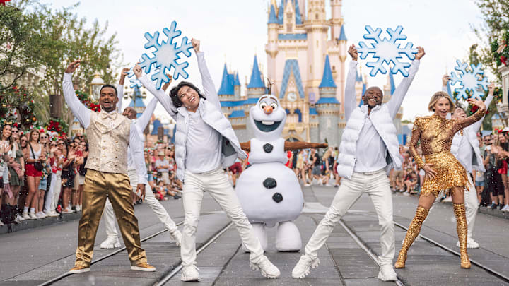 DISNEY PARKS MAGICAL CHRISTMAS DAY PARADE - Hosted by Julianne Hough and Alfonso Ribeiro, “Disney Parks Magical Christmas Day Parade” returns Christmas morning with its annual parade, endearing stories, and magical performances from Walt Disney World Resort in Florida; Disneyland Resort in California; Aulani, a Disney Resort & Spa in Ko’Olina, Hawaiʻi; and Disney Lookout Cay at Lighthouse Point in the Bahamas. WEDNESDAY, DEC. 25 (10:00 a.m. EST) on ABC and (11:00 a.m. EST) on Disney+.