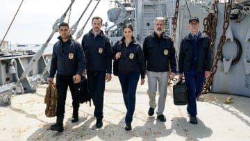 “Reef Madness” – Parker and Knight discover three bodies on an old Navy ship that’s about to be sunk and turned into an artificial reef, when they’re suddenly locked inside by a mysterious figure. Also, Vance offers Knight a unique opportunity, on the 21st season finale of the CBS Original series NCIS, Monday, May 6 (9:00-10:00 PM, ET/PT) on the CBS Television Network, and streaming on Paramount+ (live and on-demand for Paramount+ with SHOWTIME subscribers, or on-demand for Paramount+ Essential