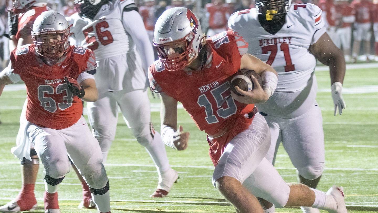 St. Edward holds off Mentor in Ohio high school football playoffs Live