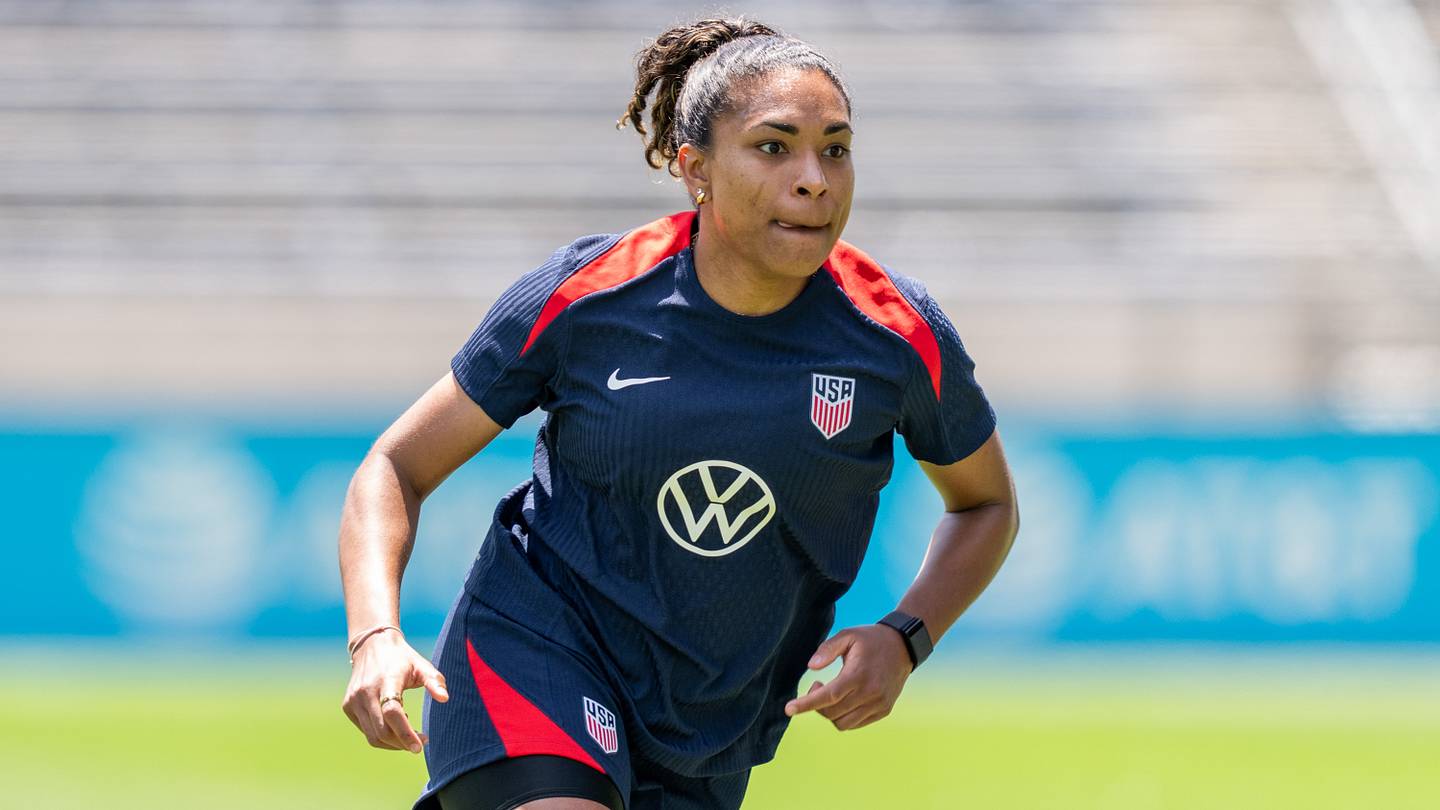 Emma Hayes' USWNT has lowest average age in decades - Vimarsana News