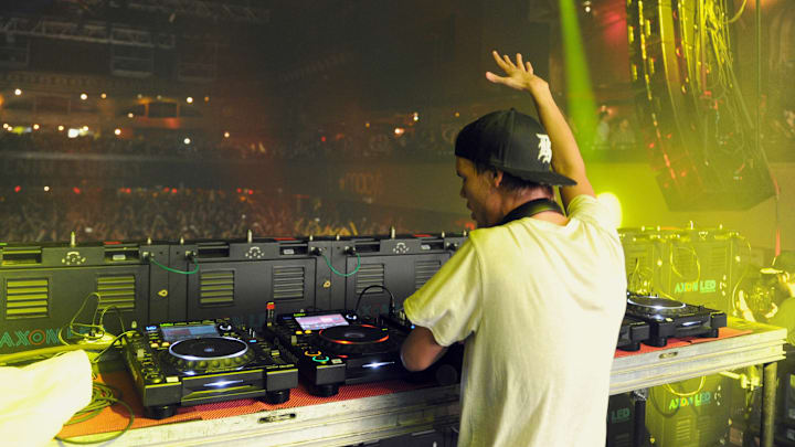 Avicii Performs at Roseland Ballroom