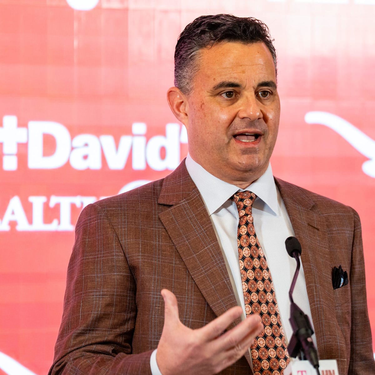 Before Coaching, Texas Longhorns Coach Sean Miller Was Child Star Sensation