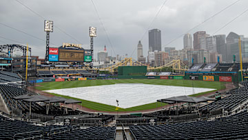 Milwaukee Brewers  v Pittsburgh Pirates