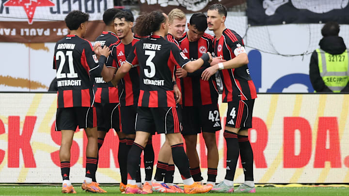 Eintracht Frankfurt hat mit dem Sieg gegen St. Pauli Selbstvertrauen getankt Eintracht Frankfurt hat mit dem Sieg gegen St. Pauli Selbstvertrauen getankt
