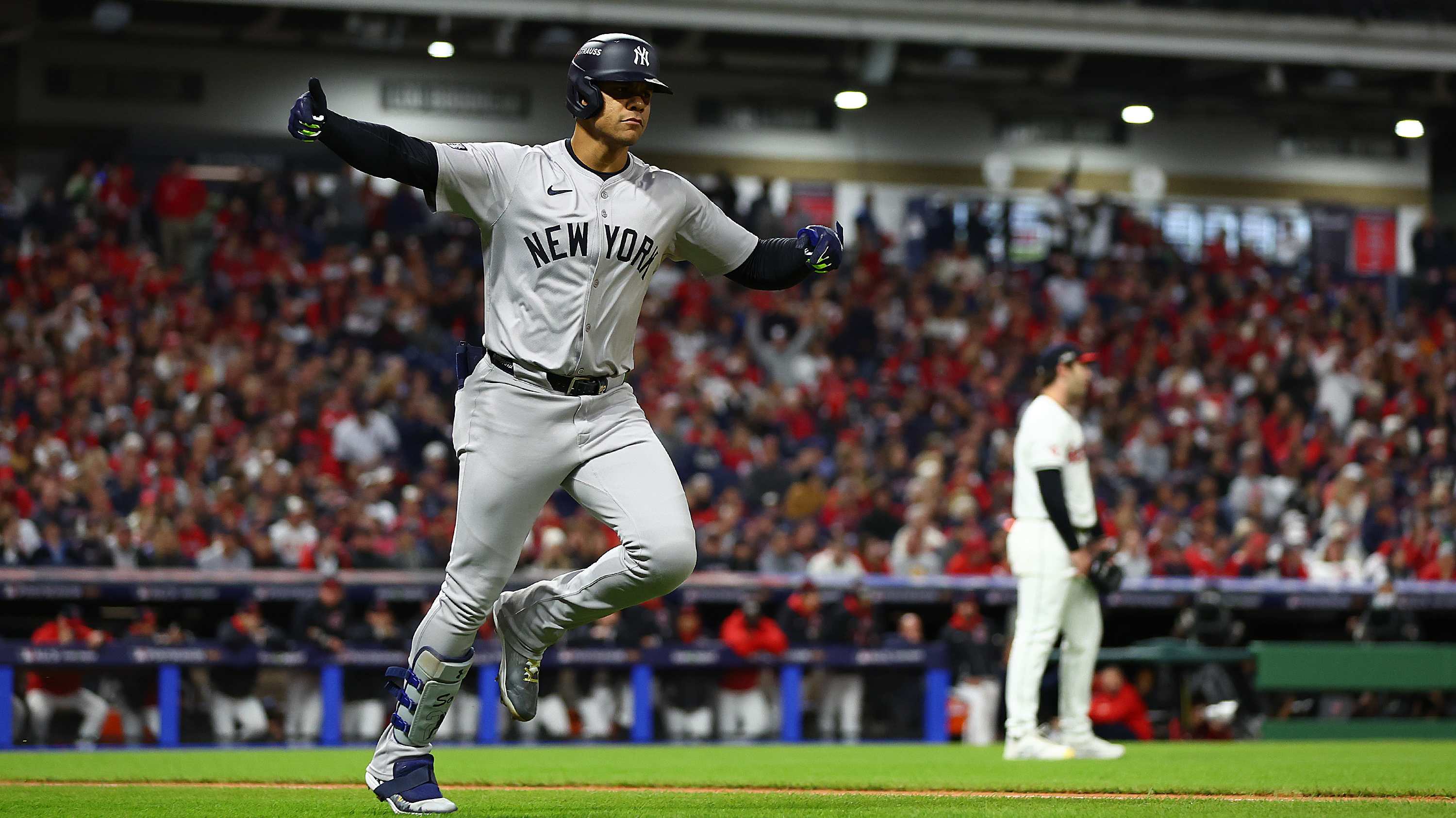 フアン・ソトの信じられないほど新しい角度からのALCS優勝本塁打がクリーブランドファンをメロメロに