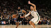 James Harden y los Nets perdieron en el debut