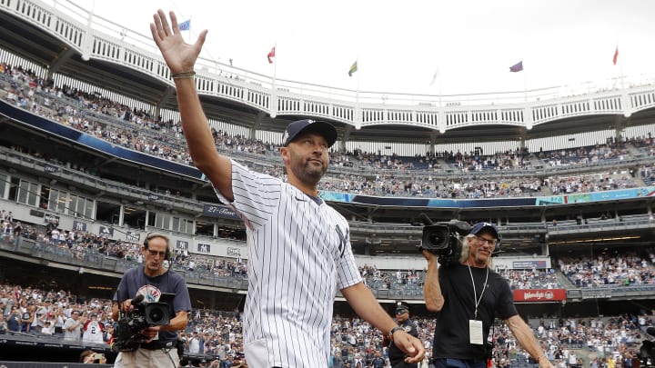 Derek Jeter fue homenajeado por los Yankees el sábado 