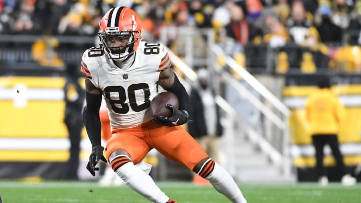 Jan 3, 2022; Pittsburgh, Pennsylvania, USA;  Cleveland Browns wide receiver Jarvis Landry (80) picks up first quarter yards against the Pittsburgh Steelers at Heinz Field. Mandatory Credit: Philip G. Pavely-USA TODAY Sports