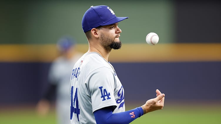 Los Angeles Dodgers v Milwaukee Brewers