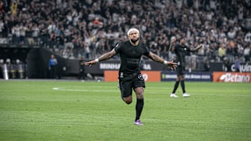 Memphis Depay marcou o seu primeiro gol com o uniforme do Corinthians.