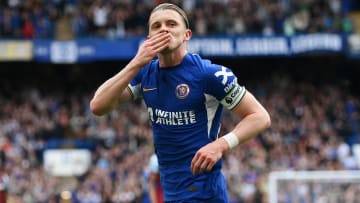 Vice-capitaine du club londonien, Gallagher s'en va après 16 ans de Blues.