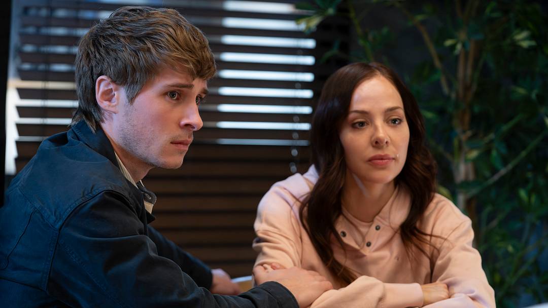 9-1-1: NASHVILLE on ABC - MICHAEL PROVOST, MACKENZIE PORTER