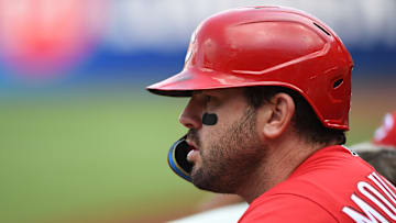 Cincinnati Reds infielder Mike Moustakas