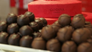 Sienna Miller Unveils Godiva's $1,000,000 Valentine's Day Promotion