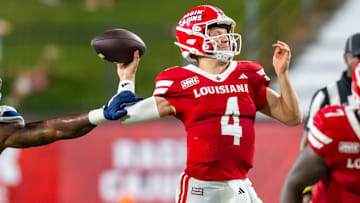 Cajuns quarterback Walker Howard 4, Louisianas Ragin Cajuns take on Rice. Saturday, Aug. 30, 2025.