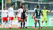 Último jogo entre Palmeiras e Inter foi disputado, teve pênalti e expulsão