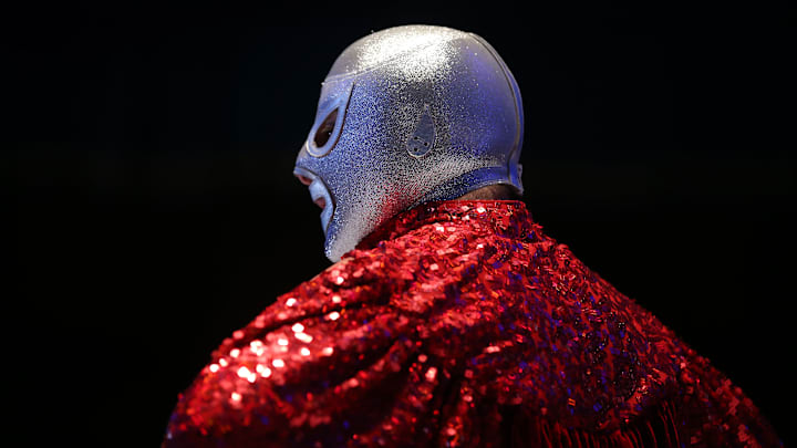 Después de más de cuatro décadas sobre la lona, El Hijo del Santo anunció su retiro de la lucha libre.