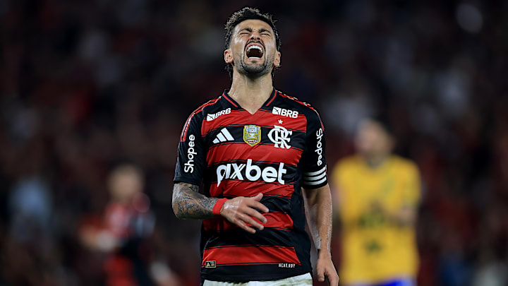 Arrascaeta está fora do jogo no Maracanã Arrascaeta está fora do jogo no Maracanã