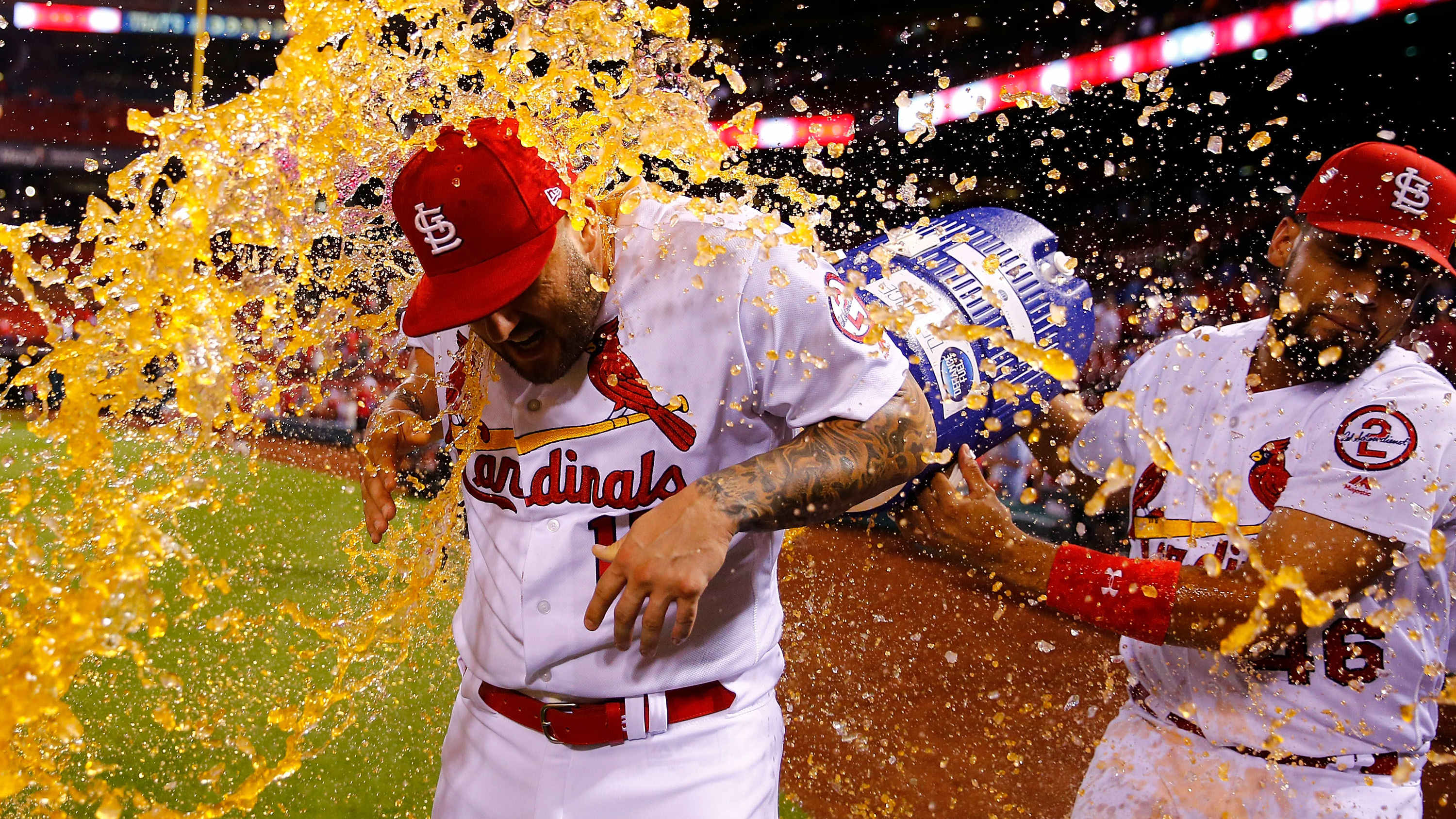 Matt Adams signs one day contract to retire a Cardinal
