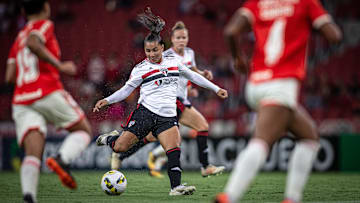 Micaelly, do São Paulo, teve grande atuação contra o Atlético Mineiro
