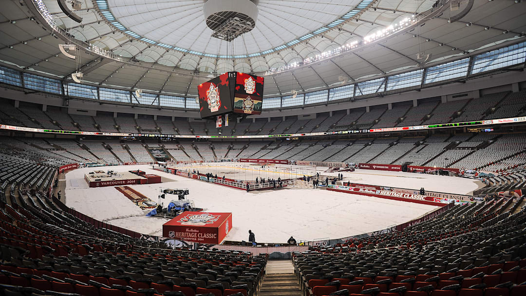 2014 Tim Hortons NHL Heritage Classic - Ottawa Senators v Vancouver Canucks