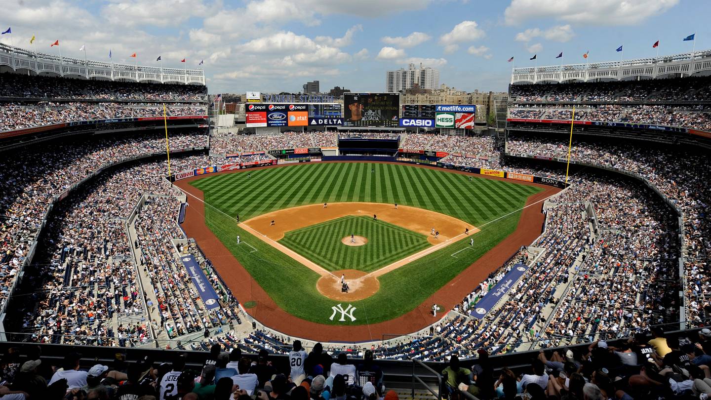 NY Islanders announcer Brendan Burke takes another swing at calling Yankees games - Vimarsana News