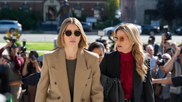 Jessica Biel and Elizabeth Banks in The Better Sister