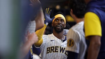 Cincinnati Reds v Milwaukee Brewers