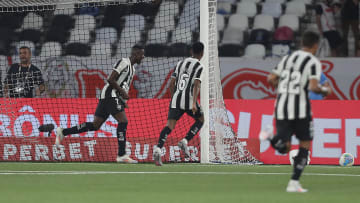Luiz Henrique marcou o gol da vitória carioca no Nilton Santos
