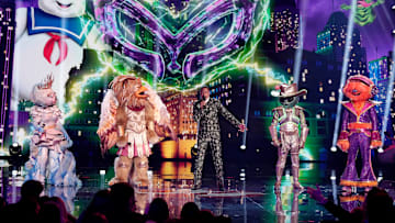 THE MASKED SINGER: L-R: Pearl, Griffin, Nick Cannon, Space Ranger and Boogie Woogie in the THE MASKED SINGER episode “Ghostbusters Night” airing Wednesday, March 12 (8:00-9:02 PM ET/PT) on FOX. CR: Michael Becker. ©2025 FOX Media LLC.