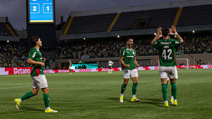 Palmeiras e Vitória, válido pelo Brasileirão 2026, será na Arena Barueri 