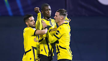 Der BVB jubelt in Zagreb
