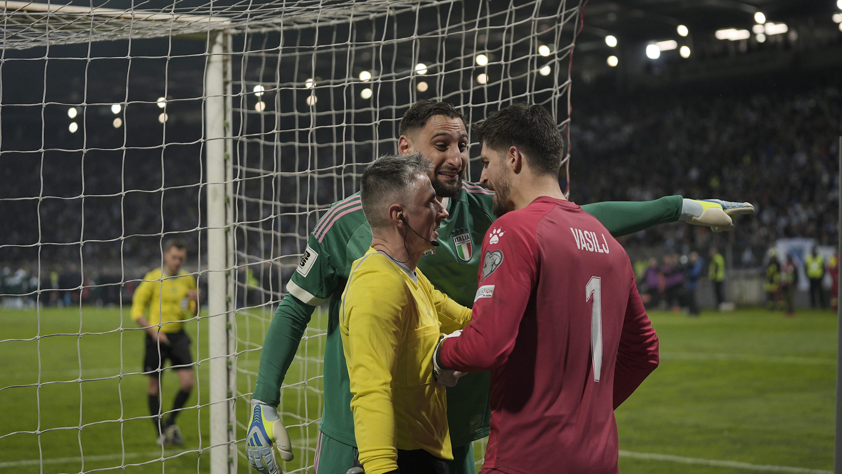 Coupe du monde 2026 : L'incroyable vol de fiches qui a rendu fou Donnarumma et l'Italie lors des tirs au but