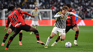 Juventus e Milan se enfrentam nas semis da Supercopa da Itália. 