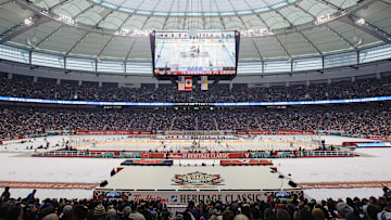 2014 Tim Hortons NHL Heritage Classic - Ottawa Senators v Vancouver Canucks