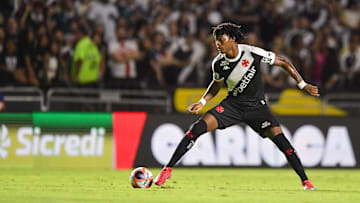 Vasco segue com time alternativo no Cariocão