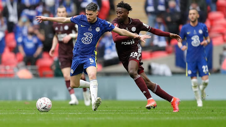 Jorginho ile Ndidi arasındaki ikili mücadele